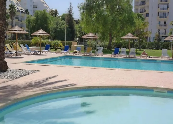 Encantador Com Piscina Aquecida Portimão