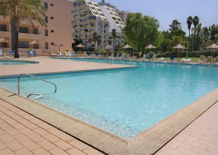 Encantador Com Piscina Aquecida Portimao